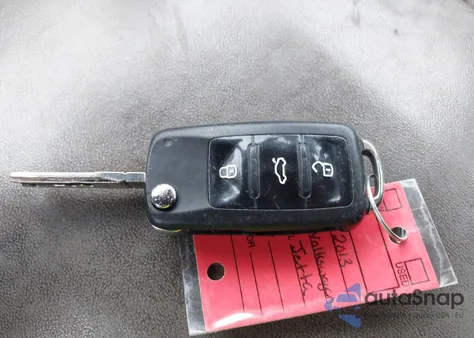 2013 Volkswagen Jetta 2.0L S z USA, uszkodzony, nr VIN 3VW1K7AJ4DM265079